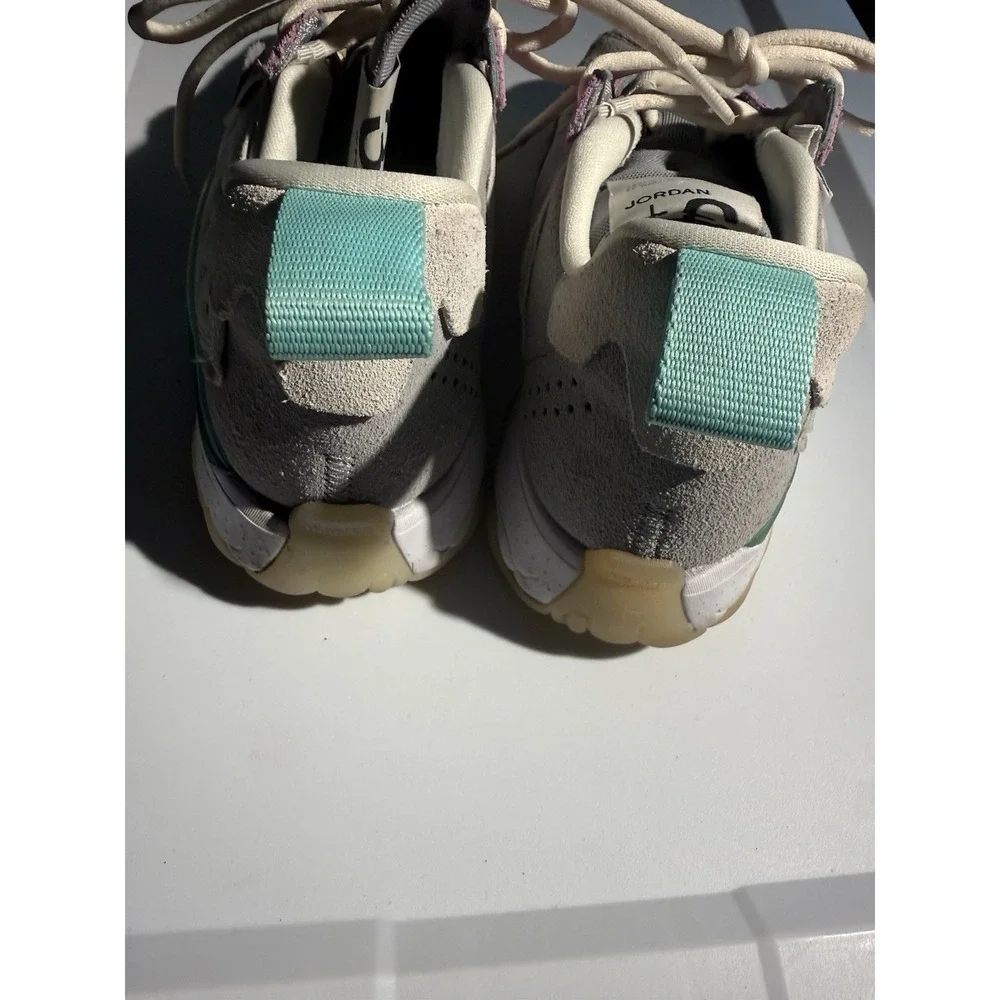 Jordan Delta 2 Sneakers Womens 8 Grey Pink Teal Low Top CV8121-004 Athleisure